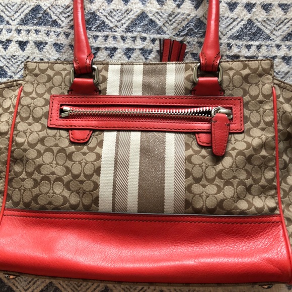 Coach purse. - Picture 4 of 8